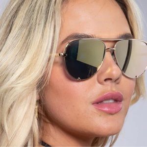 Quay high key mini gold 🕶️😎